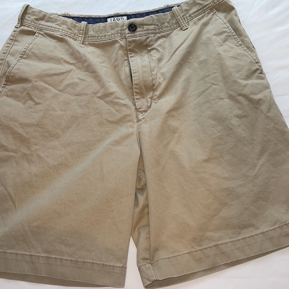 Izod Khaki Shorts 36 - Picture 4 of 5